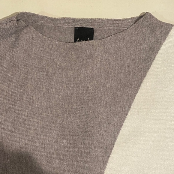 Color Block Top - Picture 4 of 4